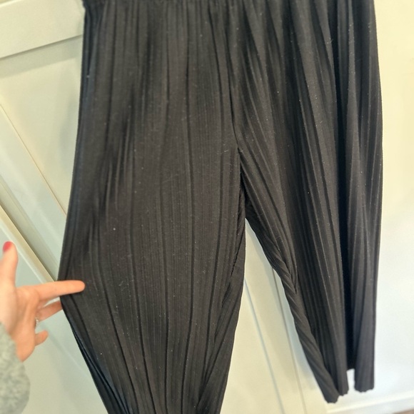 sundays Black Pleated Women's Pants size 1 - Picture 2 of 4
